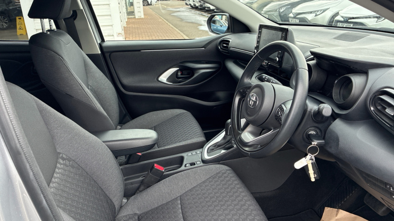 Toyota Yaris 1.5 Hybrid Design 5dr CVT Hybrid Hatchback